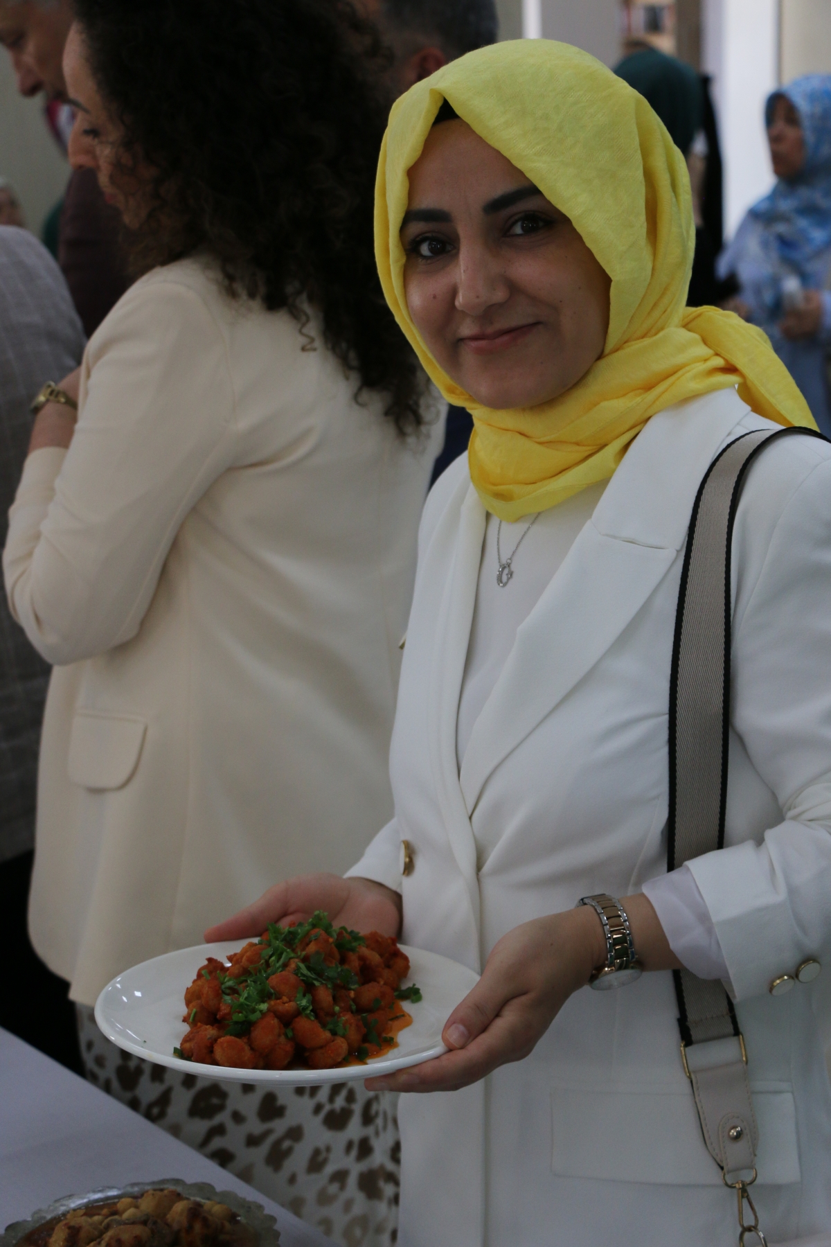 Gülsen YILDIZ Gastronomi ve Mutfak Sanatlarında olduğu Gibi TÖRELİ AŞ yemeklerinde de Sakarya'da Bir İlke İmza Attı Sakarya'da Adapazarı Halk Eğitim Merkezinde Töreli Aş Yemek Sergisi Düzenledi