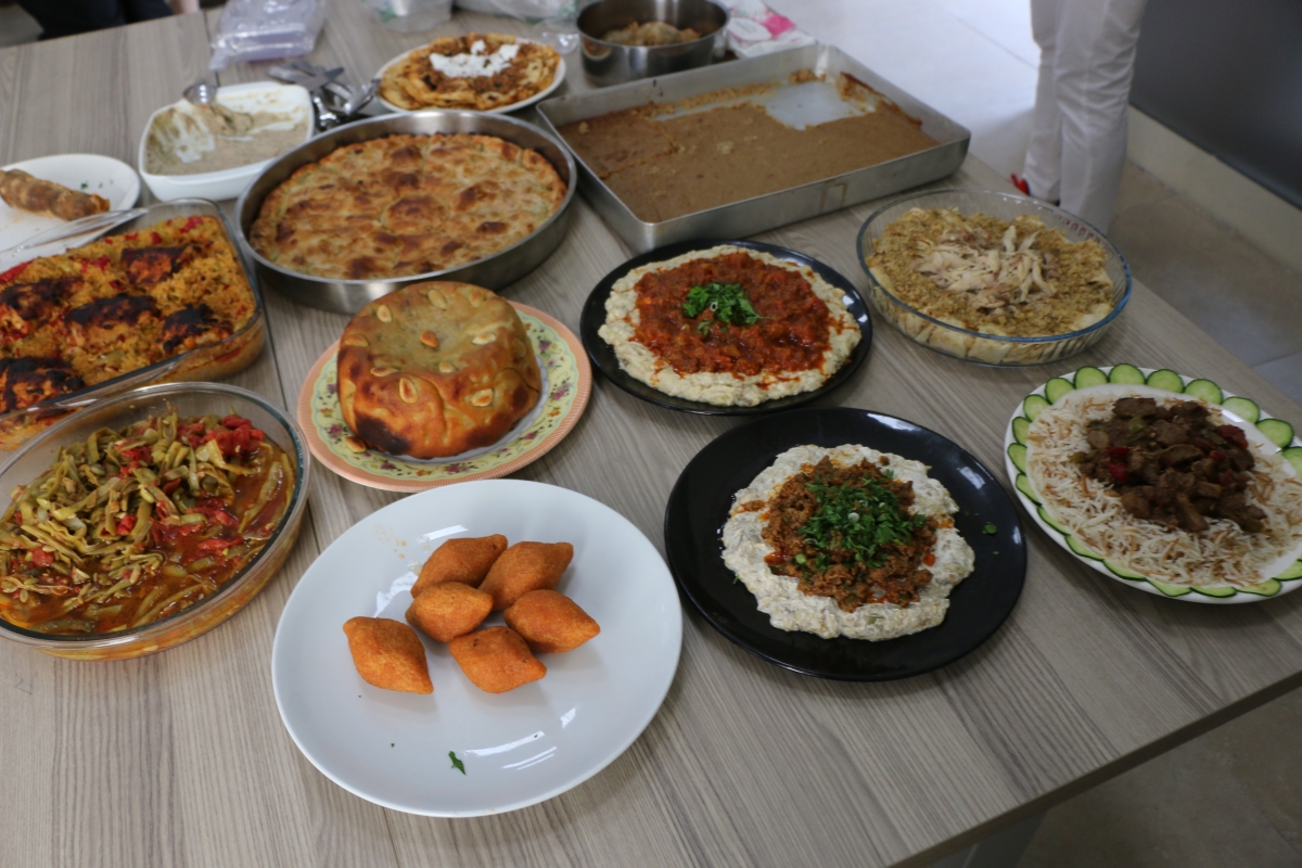 Gülsen YILDIZ Gastronomi ve Mutfak Sanatlarında olduğu Gibi TÖRELİ AŞ yemeklerinde de Sakarya'da Bir İlke İmza Attı Sakarya'da Adapazarı Halk Eğitim Merkezinde Töreli Aş Yemek Sergisi Düzenledi