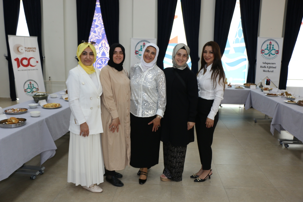 Gülsen YILDIZ Gastronomi ve Mutfak Sanatlarında olduğu Gibi TÖRELİ AŞ yemeklerinde de Sakarya'da Bir İlke İmza Attı Sakarya'da Adapazarı Halk Eğitim Merkezinde Töreli Aş Yemek Sergisi Düzenledi