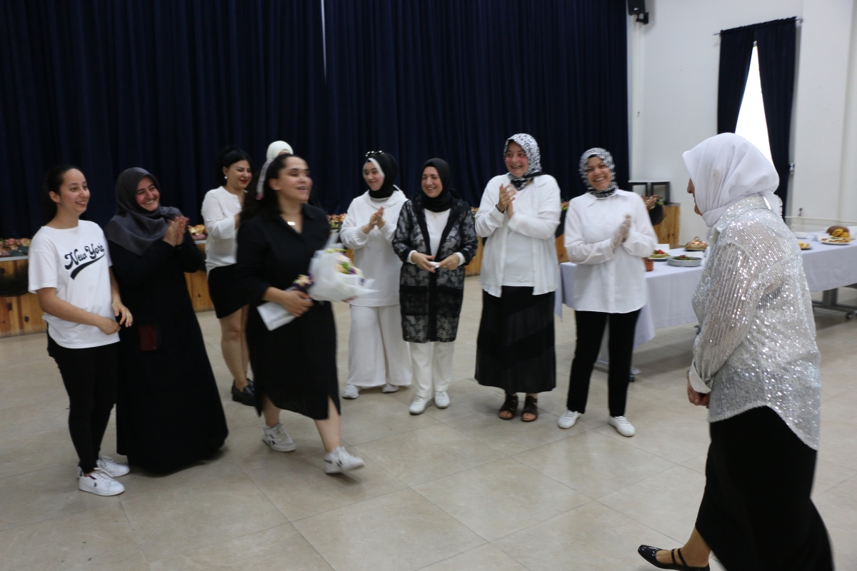 Gülsen YILDIZ Gastronomi ve Mutfak Sanatlarında olduğu Gibi TÖRELİ AŞ yemeklerinde de Sakarya'da Bir İlke İmza Attı Sakarya'da Adapazarı Halk Eğitim Merkezinde Töreli Aş Yemek Sergisi Düzenledi