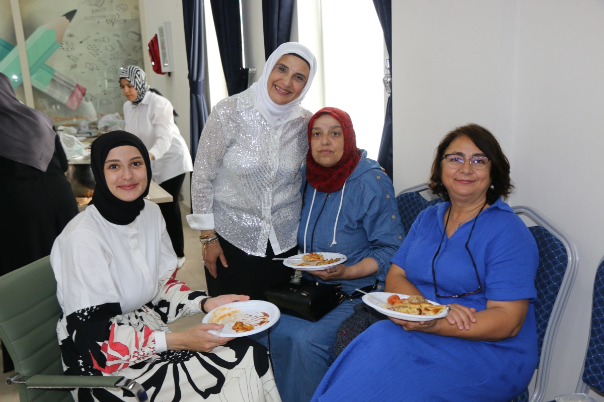 Gülsen YILDIZ Gastronomi ve Mutfak Sanatlarında olduğu Gibi TÖRELİ AŞ yemeklerinde de Sakarya'da Bir İlke İmza Attı Sakarya'da Adapazarı Halk Eğitim Merkezinde Töreli Aş Yemek Sergisi Düzenledi
