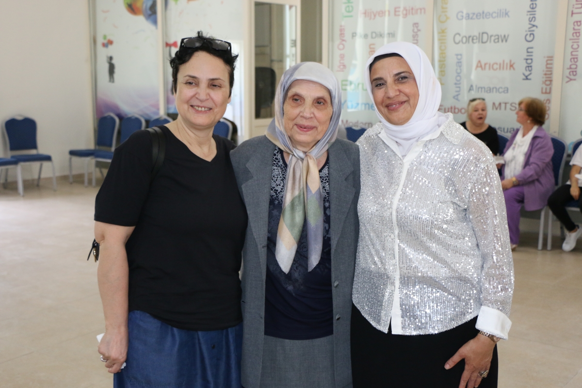 Gülsen YILDIZ Gastronomi ve Mutfak Sanatlarında olduğu Gibi TÖRELİ AŞ yemeklerinde de Sakarya'da Bir İlke İmza Attı Sakarya'da Adapazarı Halk Eğitim Merkezinde Töreli Aş Yemek Sergisi Düzenledi