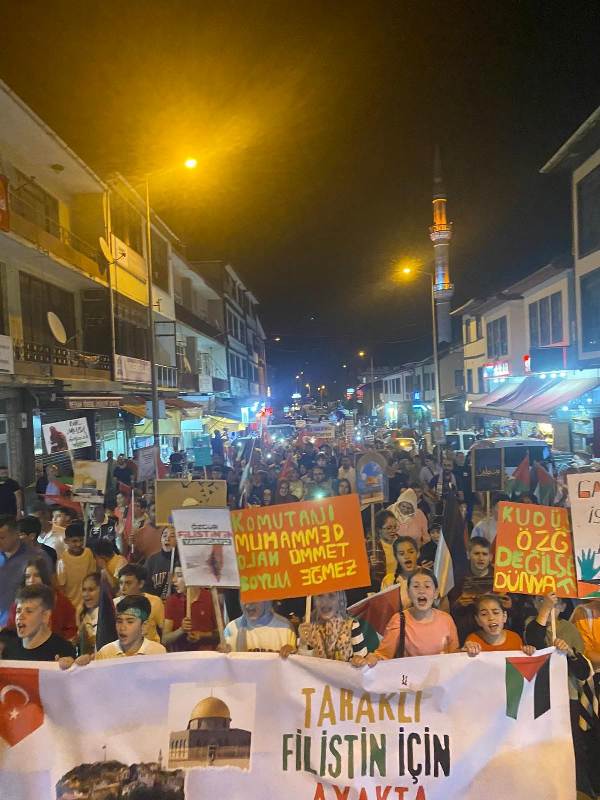 Sakarya İli Taraklı İlçesinde Filistin’e Destek İçin Coşkulu Yürüyüş: