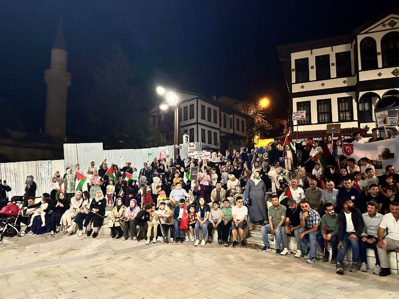Sakarya İli Taraklı İlçesinde Filistin’e Destek İçin Coşkulu Yürüyüş: