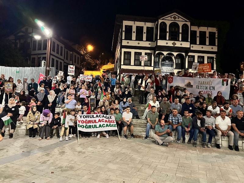 Sakarya İli Taraklı İlçesinde Filistin’e Destek İçin Coşkulu Yürüyüş:
