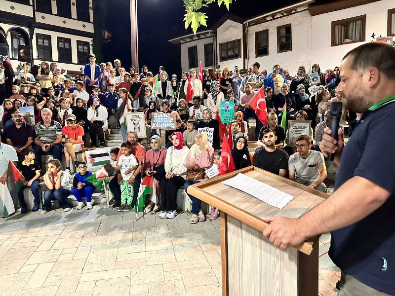 Sakarya İli Taraklı İlçesinde Filistin’e Destek İçin Coşkulu Yürüyüş: