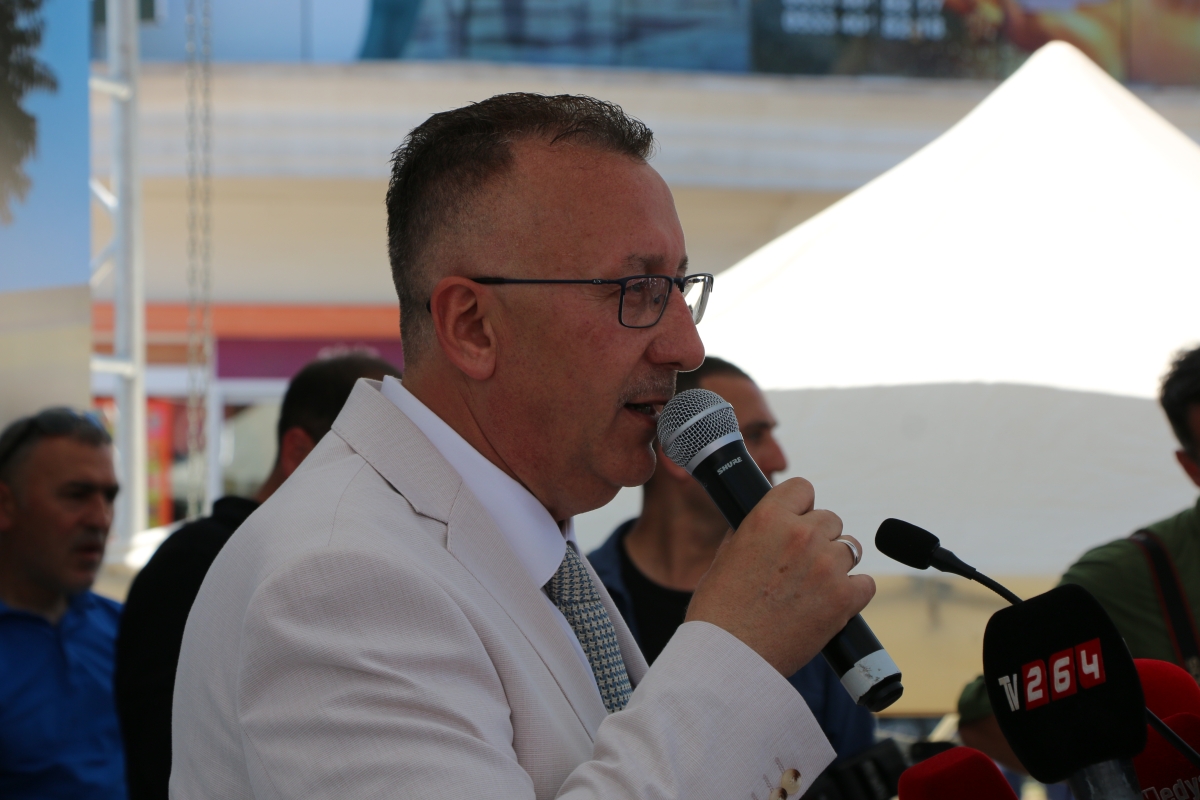 Sakarya'da Adapazarı Ticaret Müzesi törenle açıldı, Türkiye’nin ilk özel bankası olan Adapazarı İslam Ticaret Bankası binası, bugün gerçekleştirilen tören ile Adapazarı Ticaret Müzesi olarak kapılarını açtı. Aslına uygun res