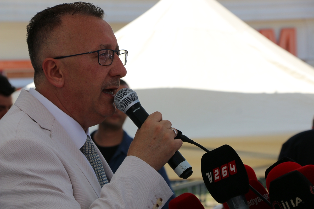 Sakarya'da Adapazarı Ticaret Müzesi törenle açıldı, Türkiye’nin ilk özel bankası olan Adapazarı İslam Ticaret Bankası binası, bugün gerçekleştirilen tören ile Adapazarı Ticaret Müzesi olarak kapılarını açtı. Aslına uygun res