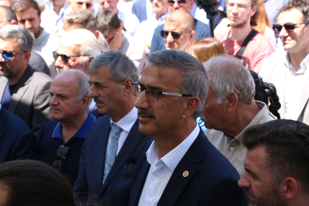 Sakarya'da Adapazarı Ticaret Müzesi törenle açıldı, Türkiye’nin ilk özel bankası olan Adapazarı İslam Ticaret Bankası binası, bugün gerçekleştirilen tören ile Adapazarı Ticaret Müzesi olarak kapılarını açtı. Aslına uygun res