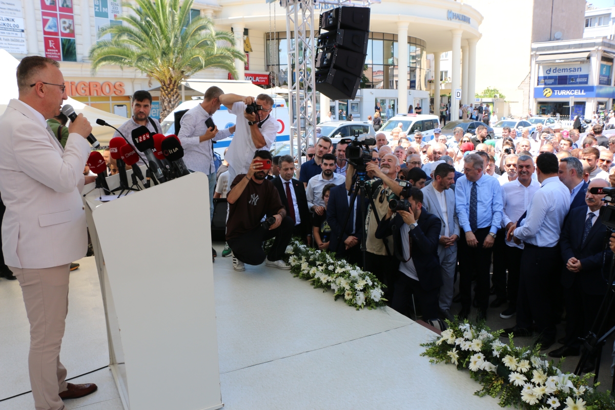 Sakarya'da Adapazarı Ticaret Müzesi törenle açıldı, Türkiye’nin ilk özel bankası olan Adapazarı İslam Ticaret Bankası binası, bugün gerçekleştirilen tören ile Adapazarı Ticaret Müzesi olarak kapılarını açtı. Aslına uygun res