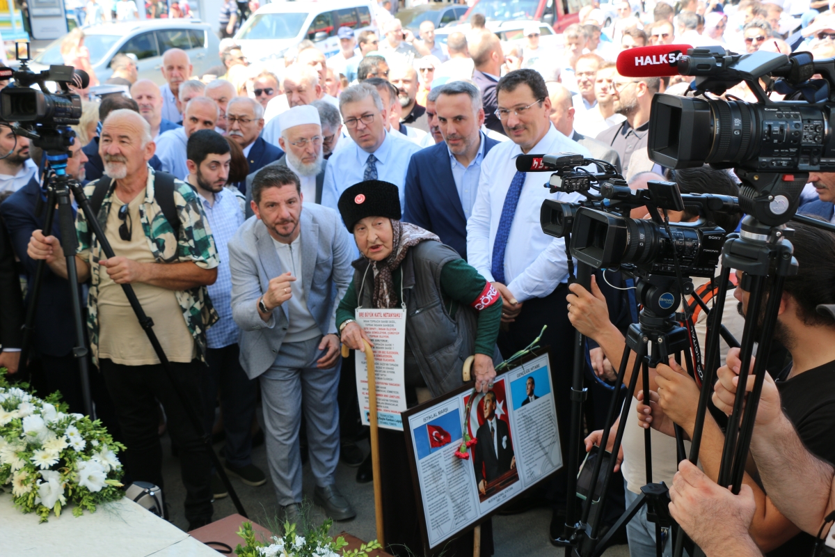 Sakarya'da Adapazarı Ticaret Müzesi törenle açıldı, Türkiye’nin ilk özel bankası olan Adapazarı İslam Ticaret Bankası binası, bugün gerçekleştirilen tören ile Adapazarı Ticaret Müzesi olarak kapılarını açtı. Aslına uygun res