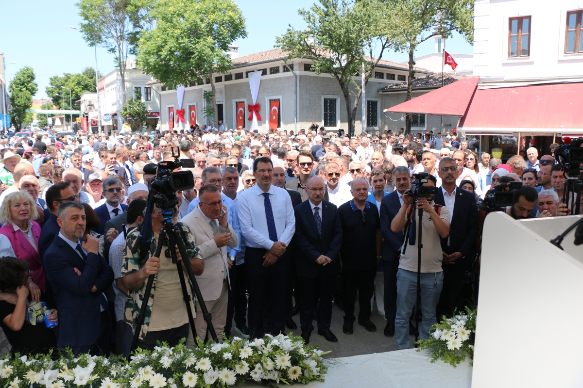 Sakarya'da Adapazarı Ticaret Müzesi törenle açıldı, Türkiye’nin ilk özel bankası olan Adapazarı İslam Ticaret Bankası binası, bugün gerçekleştirilen tören ile Adapazarı Ticaret Müzesi olarak kapılarını açtı. Aslına uygun res
