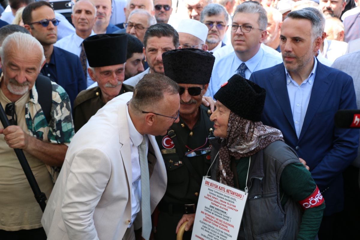 Sakarya'da Adapazarı Ticaret Müzesi törenle açıldı, Türkiye’nin ilk özel bankası olan Adapazarı İslam Ticaret Bankası binası, bugün gerçekleştirilen tören ile Adapazarı Ticaret Müzesi olarak kapılarını açtı. Aslına uygun res