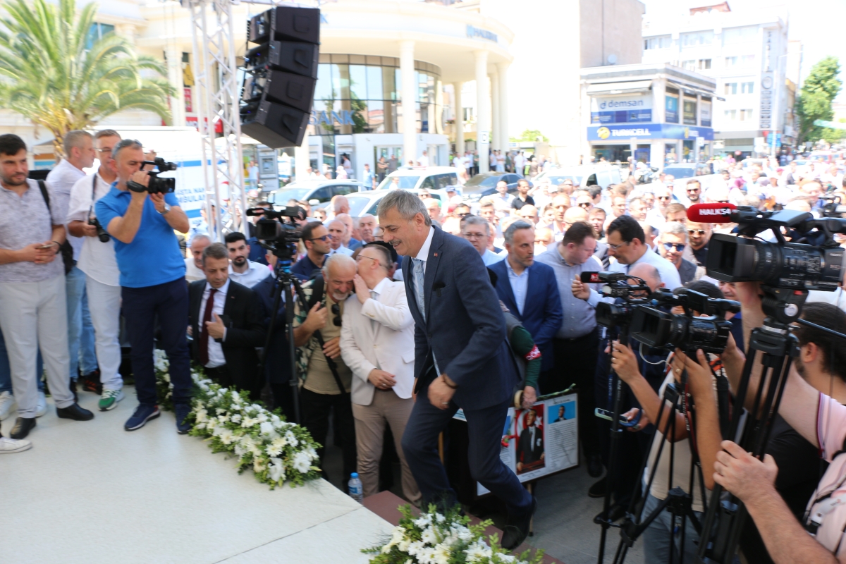 Sakarya'da Adapazarı Ticaret Müzesi törenle açıldı, Türkiye’nin ilk özel bankası olan Adapazarı İslam Ticaret Bankası binası, bugün gerçekleştirilen tören ile Adapazarı Ticaret Müzesi olarak kapılarını açtı. Aslına uygun res