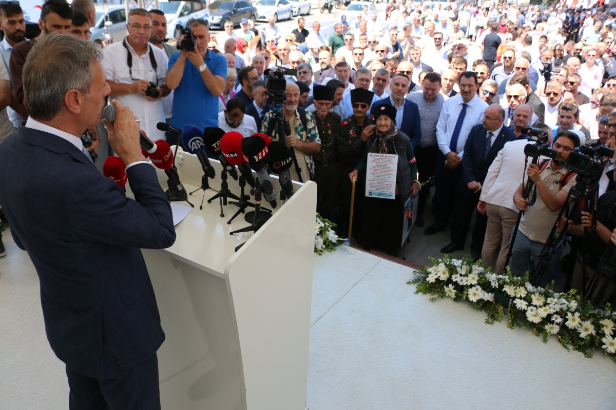 Sakarya'da Adapazarı Ticaret Müzesi törenle açıldı, Türkiye’nin ilk özel bankası olan Adapazarı İslam Ticaret Bankası binası, bugün gerçekleştirilen tören ile Adapazarı Ticaret Müzesi olarak kapılarını açtı. Aslına uygun res