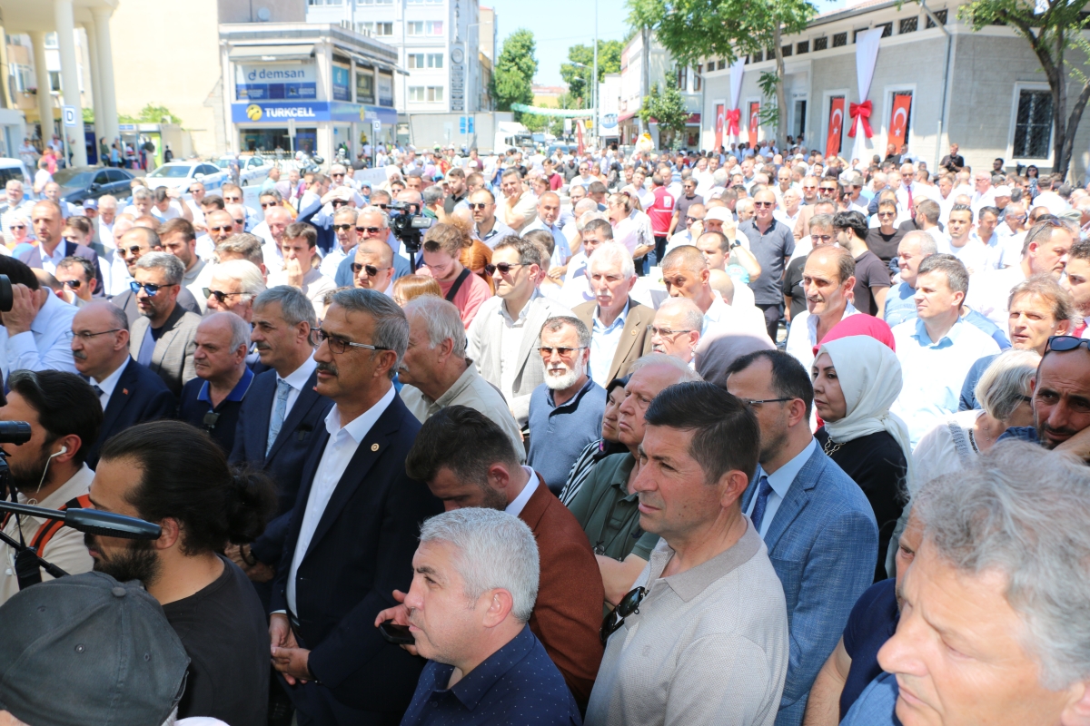 Sakarya'da Adapazarı Ticaret Müzesi törenle açıldı, Türkiye’nin ilk özel bankası olan Adapazarı İslam Ticaret Bankası binası, bugün gerçekleştirilen tören ile Adapazarı Ticaret Müzesi olarak kapılarını açtı. Aslına uygun res