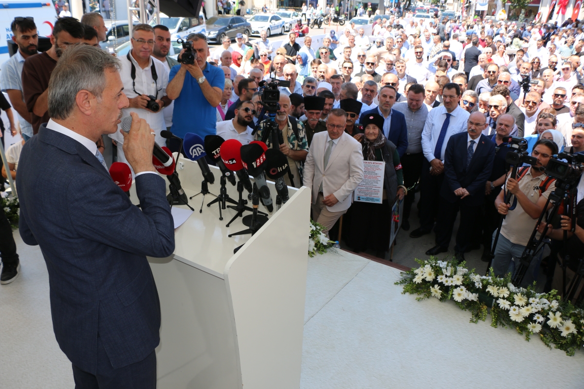 Sakarya'da Adapazarı Ticaret Müzesi törenle açıldı, Türkiye’nin ilk özel bankası olan Adapazarı İslam Ticaret Bankası binası, bugün gerçekleştirilen tören ile Adapazarı Ticaret Müzesi olarak kapılarını açtı. Aslına uygun res