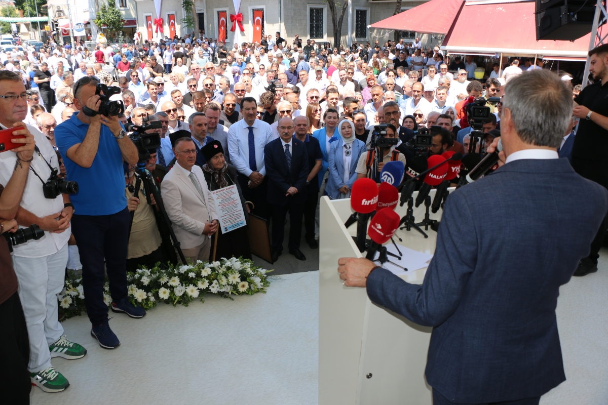 Sakarya'da Adapazarı Ticaret Müzesi törenle açıldı, Türkiye’nin ilk özel bankası olan Adapazarı İslam Ticaret Bankası binası, bugün gerçekleştirilen tören ile Adapazarı Ticaret Müzesi olarak kapılarını açtı. Aslına uygun res