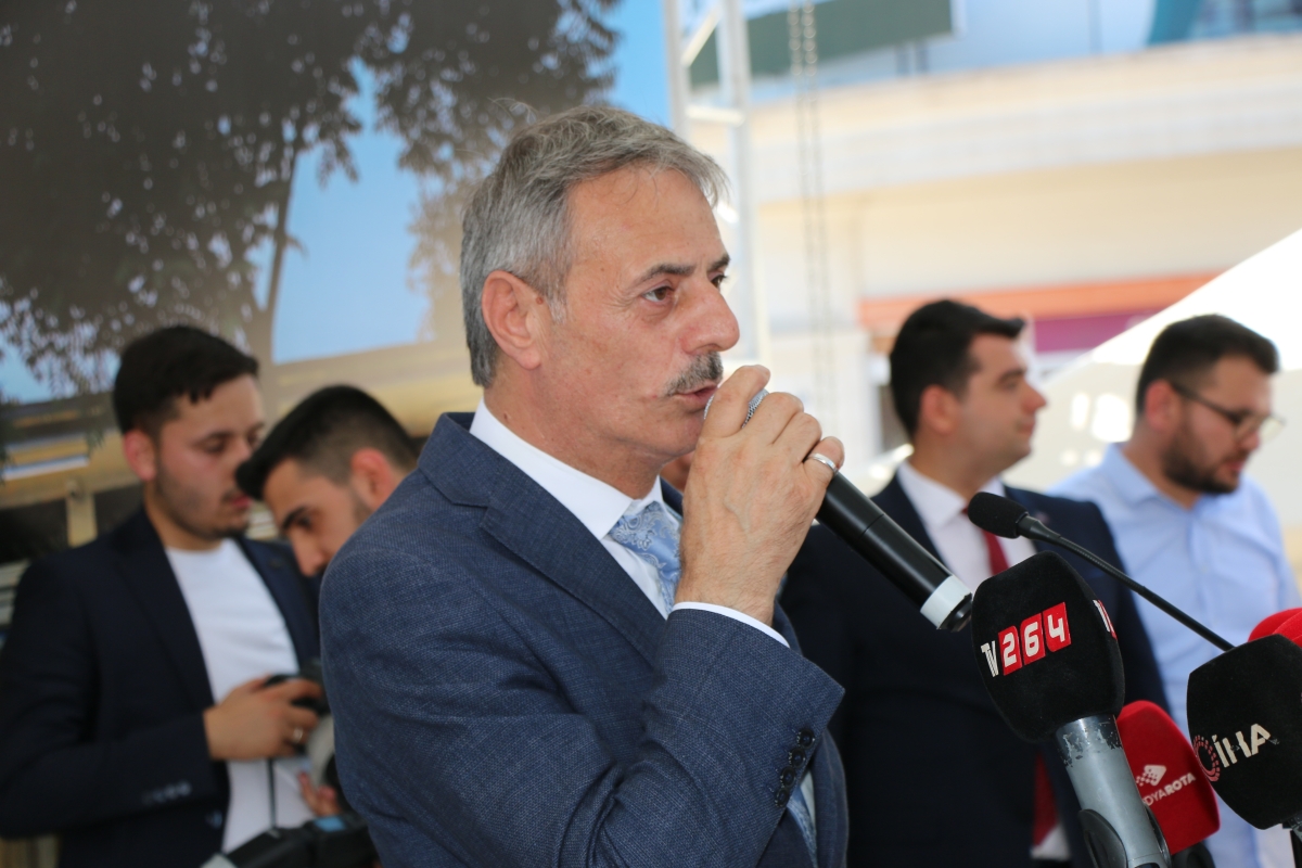 Sakarya'da Adapazarı Ticaret Müzesi törenle açıldı, Türkiye’nin ilk özel bankası olan Adapazarı İslam Ticaret Bankası binası, bugün gerçekleştirilen tören ile Adapazarı Ticaret Müzesi olarak kapılarını açtı. Aslına uygun res