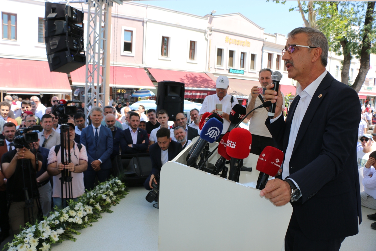 Sakarya'da Adapazarı Ticaret Müzesi törenle açıldı, Türkiye’nin ilk özel bankası olan Adapazarı İslam Ticaret Bankası binası, bugün gerçekleştirilen tören ile Adapazarı Ticaret Müzesi olarak kapılarını açtı. Aslına uygun res