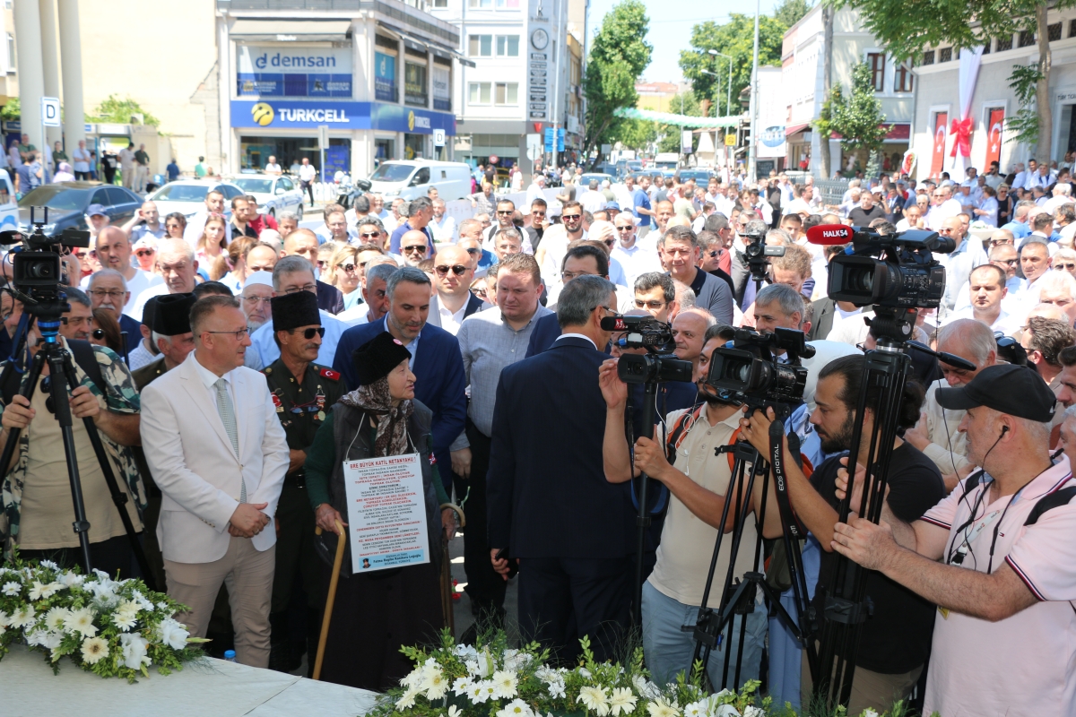 Sakarya'da Adapazarı Ticaret Müzesi törenle açıldı, Türkiye’nin ilk özel bankası olan Adapazarı İslam Ticaret Bankası binası, bugün gerçekleştirilen tören ile Adapazarı Ticaret Müzesi olarak kapılarını açtı. Aslına uygun res