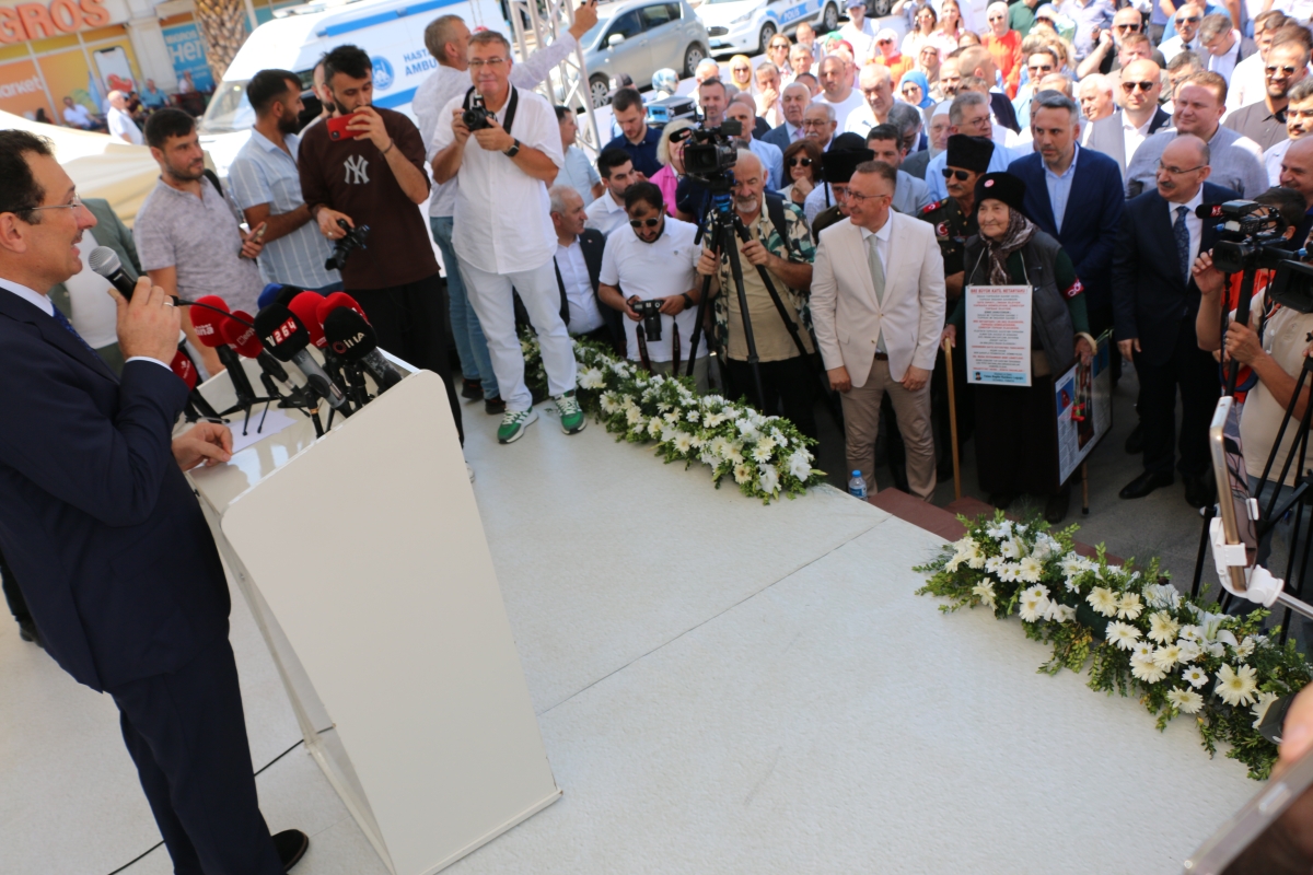 Sakarya'da Adapazarı Ticaret Müzesi törenle açıldı, Türkiye’nin ilk özel bankası olan Adapazarı İslam Ticaret Bankası binası, bugün gerçekleştirilen tören ile Adapazarı Ticaret Müzesi olarak kapılarını açtı. Aslına uygun res