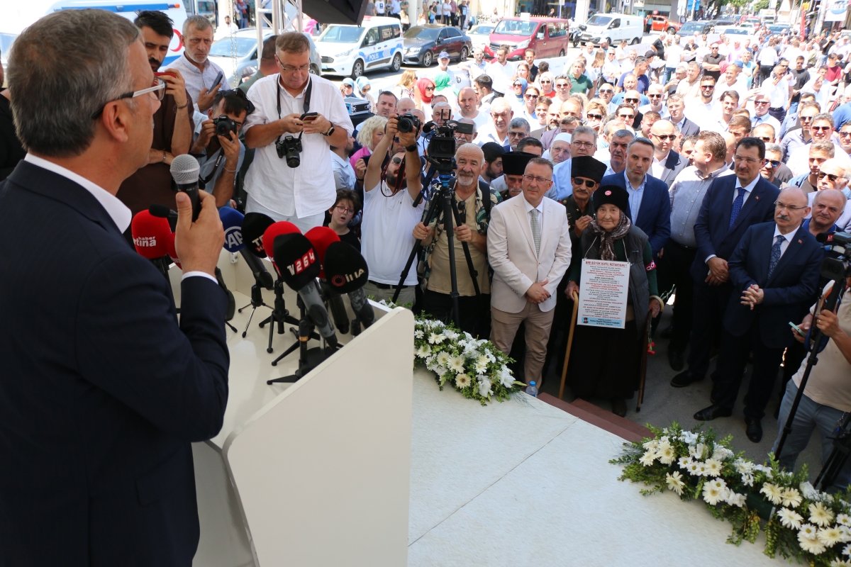 Sakarya'da Adapazarı Ticaret Müzesi törenle açıldı, Türkiye’nin ilk özel bankası olan Adapazarı İslam Ticaret Bankası binası, bugün gerçekleştirilen tören ile Adapazarı Ticaret Müzesi olarak kapılarını açtı. Aslına uygun res