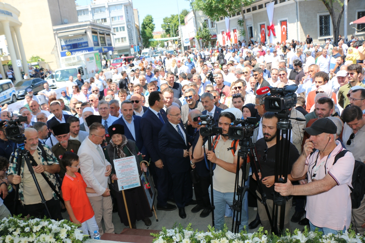 Sakarya'da Adapazarı Ticaret Müzesi törenle açıldı, Türkiye’nin ilk özel bankası olan Adapazarı İslam Ticaret Bankası binası, bugün gerçekleştirilen tören ile Adapazarı Ticaret Müzesi olarak kapılarını açtı. Aslına uygun res