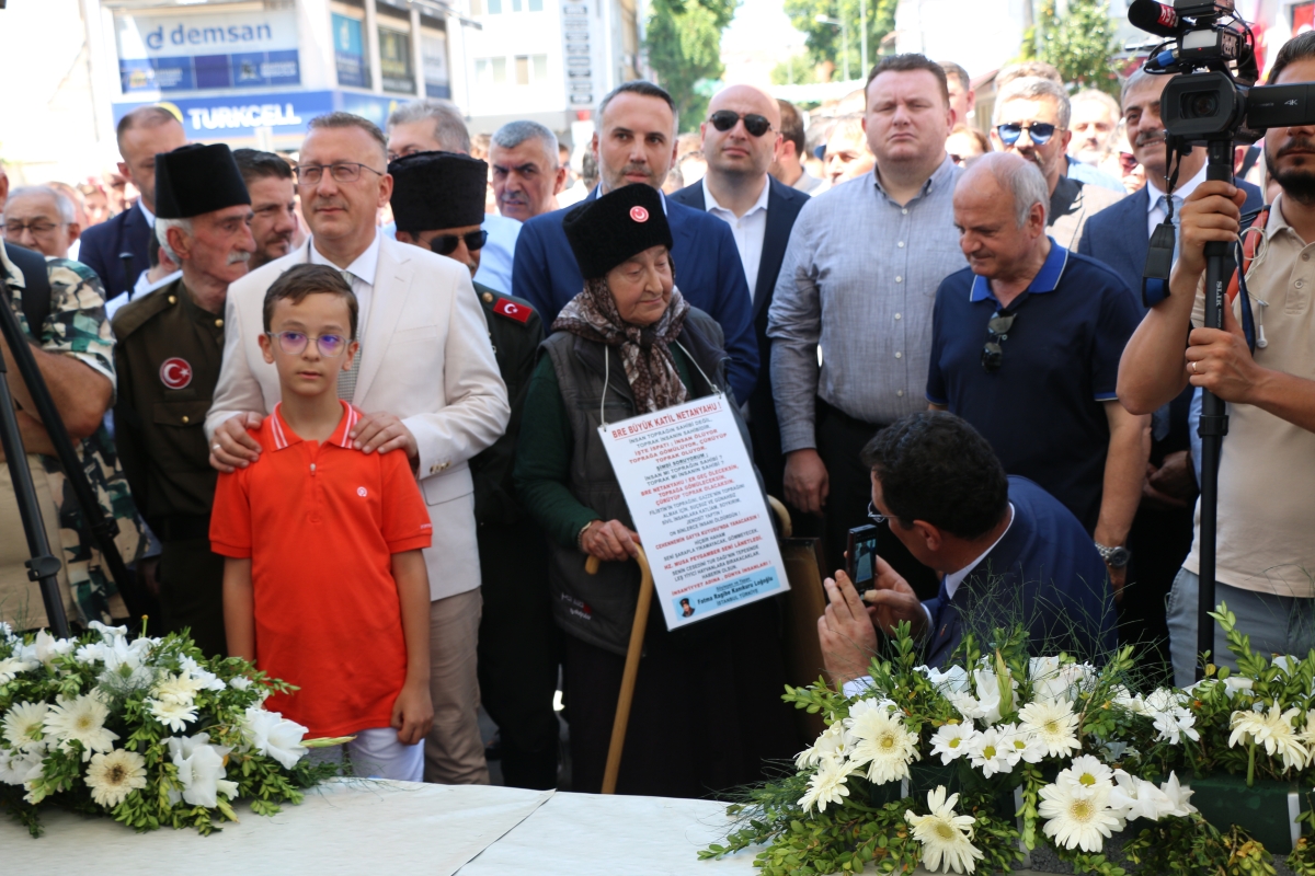 Sakarya'da Adapazarı Ticaret Müzesi törenle açıldı, Türkiye’nin ilk özel bankası olan Adapazarı İslam Ticaret Bankası binası, bugün gerçekleştirilen tören ile Adapazarı Ticaret Müzesi olarak kapılarını açtı. Aslına uygun res