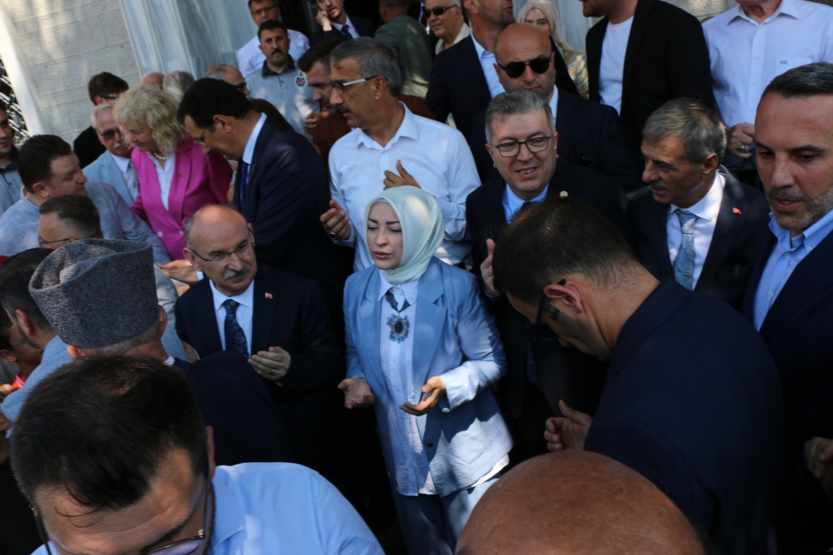 Sakarya'da Adapazarı Ticaret Müzesi törenle açıldı, Türkiye’nin ilk özel bankası olan Adapazarı İslam Ticaret Bankası binası, bugün gerçekleştirilen tören ile Adapazarı Ticaret Müzesi olarak kapılarını açtı. Aslına uygun res