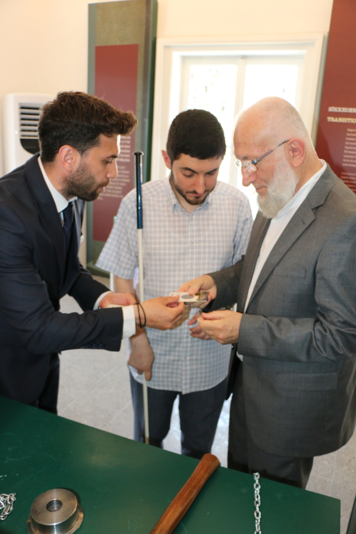 Sakarya'da Adapazarı Ticaret Müzesi törenle açıldı, Türkiye’nin ilk özel bankası olan Adapazarı İslam Ticaret Bankası binası, bugün gerçekleştirilen tören ile Adapazarı Ticaret Müzesi olarak kapılarını açtı. Aslına uygun res