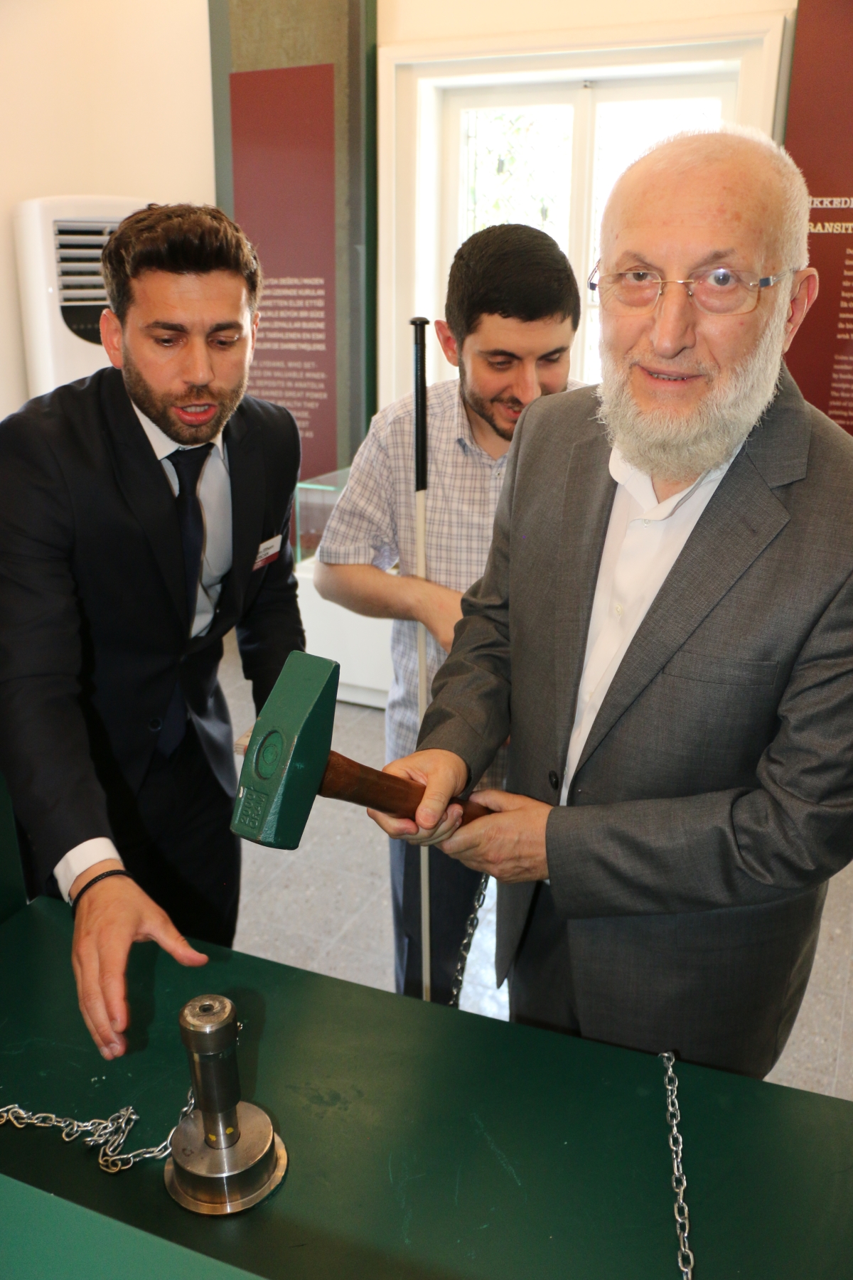 Sakarya'da Adapazarı Ticaret Müzesi törenle açıldı, Türkiye’nin ilk özel bankası olan Adapazarı İslam Ticaret Bankası binası, bugün gerçekleştirilen tören ile Adapazarı Ticaret Müzesi olarak kapılarını açtı. Aslına uygun res