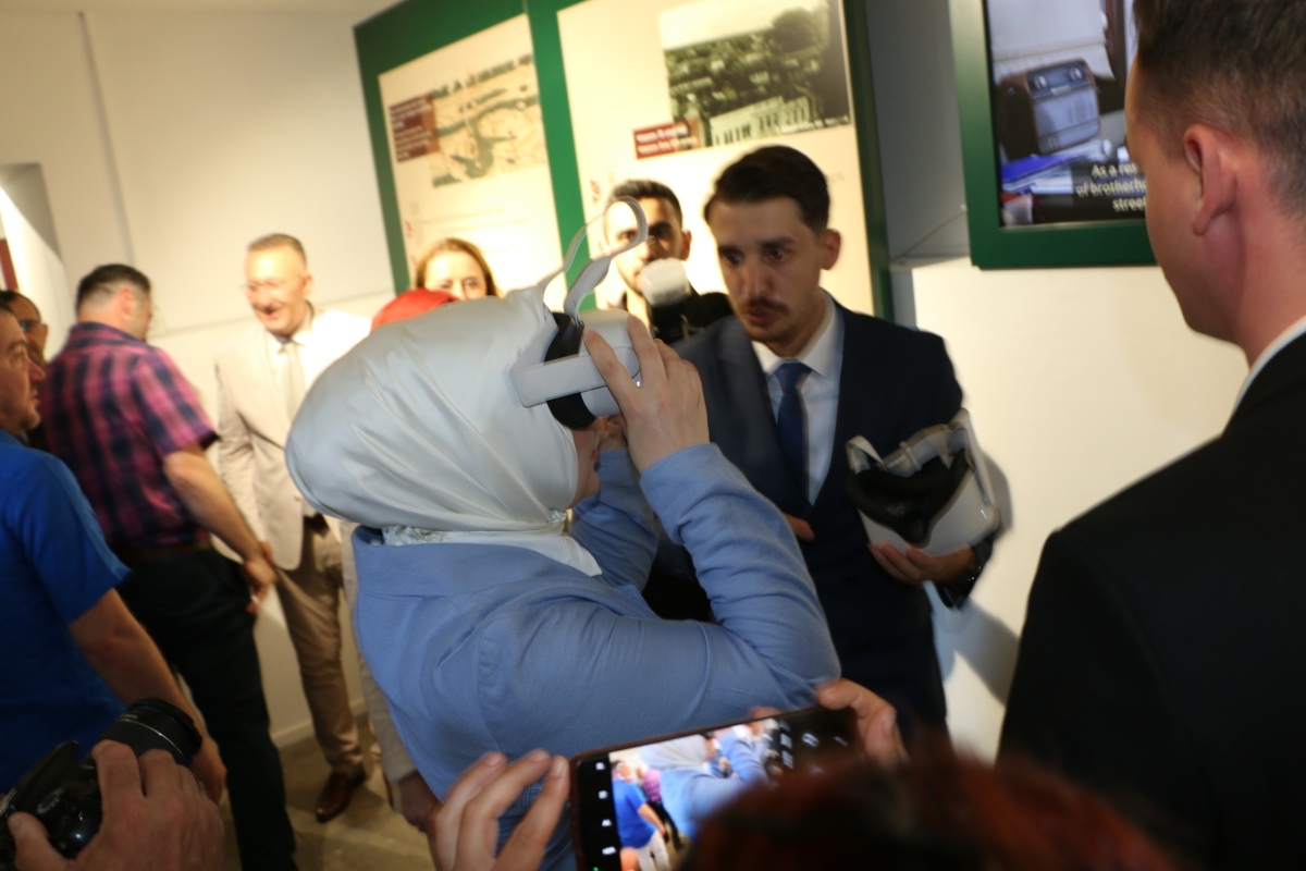 Sakarya'da Adapazarı Ticaret Müzesi törenle açıldı, Türkiye’nin ilk özel bankası olan Adapazarı İslam Ticaret Bankası binası, bugün gerçekleştirilen tören ile Adapazarı Ticaret Müzesi olarak kapılarını açtı. Aslına uygun res
