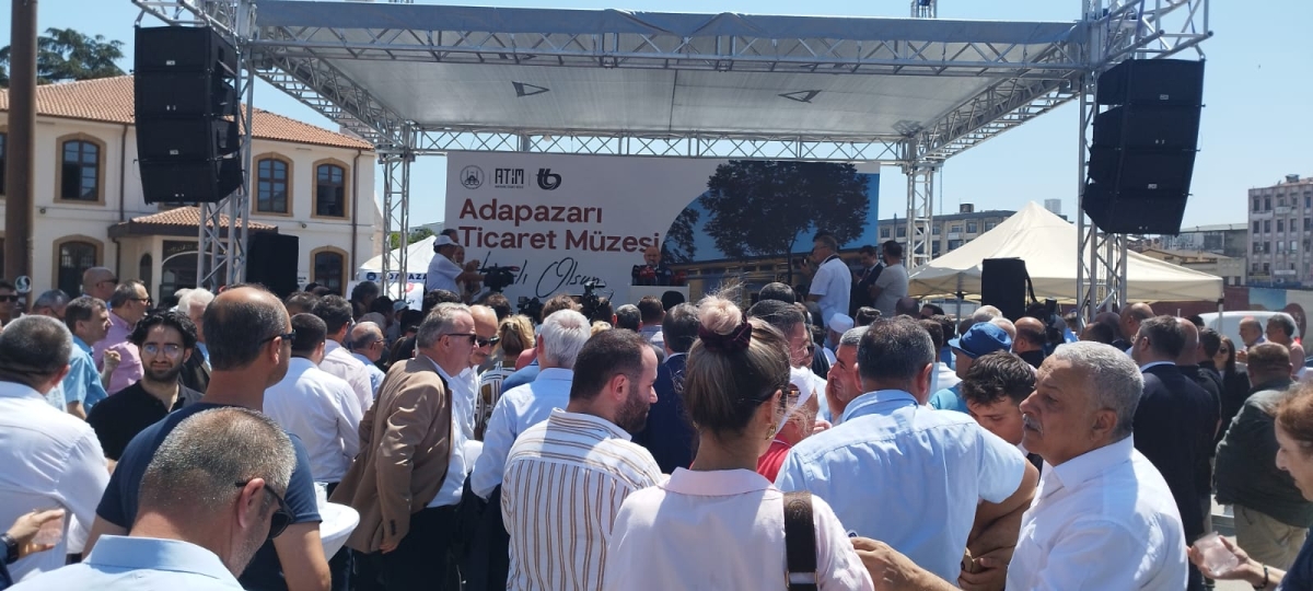 Sakarya'da Adapazarı Ticaret Müzesi törenle açıldı, Türkiye’nin ilk özel bankası olan Adapazarı İslam Ticaret Bankası binası, bugün gerçekleştirilen tören ile Adapazarı Ticaret Müzesi olarak kapılarını açtı. Aslına uygun res