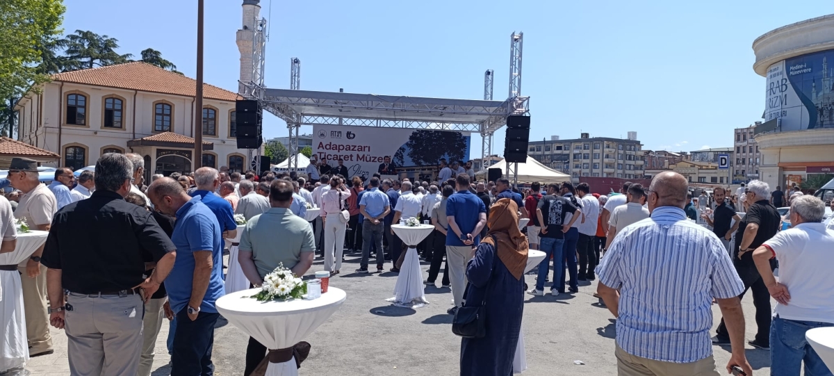 Sakarya'da Adapazarı Ticaret Müzesi törenle açıldı, Türkiye’nin ilk özel bankası olan Adapazarı İslam Ticaret Bankası binası, bugün gerçekleştirilen tören ile Adapazarı Ticaret Müzesi olarak kapılarını açtı. Aslına uygun res