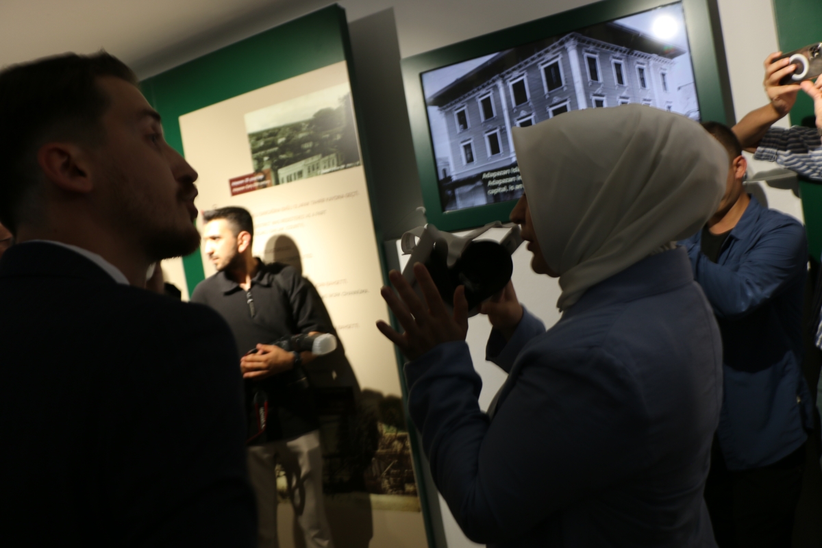 Sakarya'da Adapazarı Ticaret Müzesi törenle açıldı, Türkiye’nin ilk özel bankası olan Adapazarı İslam Ticaret Bankası binası, bugün gerçekleştirilen tören ile Adapazarı Ticaret Müzesi olarak kapılarını açtı. Aslına uygun res