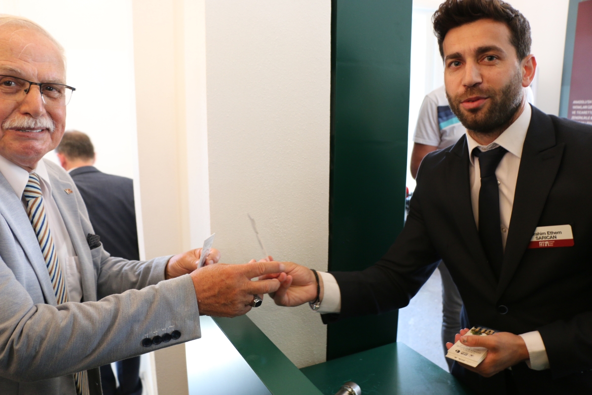 Sakarya'da Adapazarı Ticaret Müzesi törenle açıldı, Türkiye’nin ilk özel bankası olan Adapazarı İslam Ticaret Bankası binası, bugün gerçekleştirilen tören ile Adapazarı Ticaret Müzesi olarak kapılarını açtı. Aslına uygun res