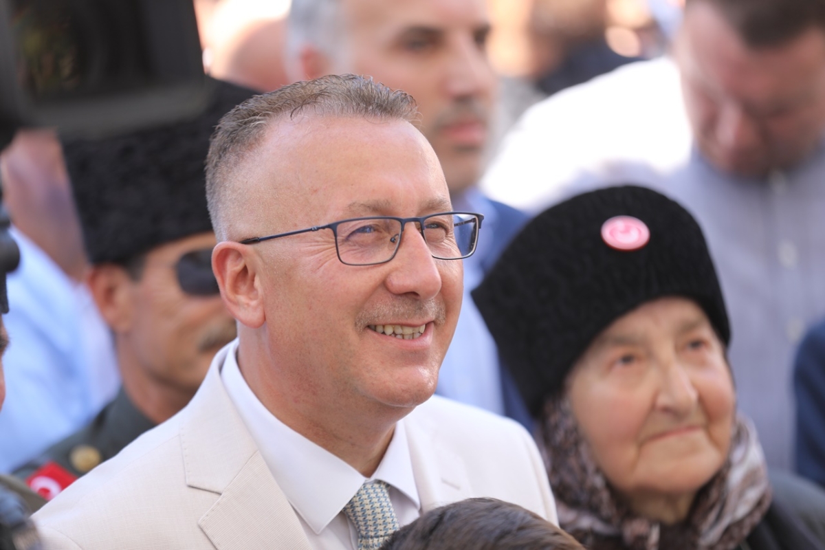 Sakarya'da Adapazarı Ticaret Müzesi törenle açıldı, Türkiye’nin ilk özel bankası olan Adapazarı İslam Ticaret Bankası binası, bugün gerçekleştirilen tören ile Adapazarı Ticaret Müzesi olarak kapılarını açtı. Aslına uygun res