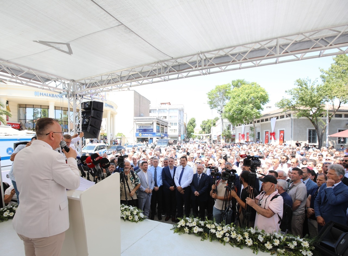Sakarya'da Adapazarı Ticaret Müzesi törenle açıldı, Türkiye’nin ilk özel bankası olan Adapazarı İslam Ticaret Bankası binası, bugün gerçekleştirilen tören ile Adapazarı Ticaret Müzesi olarak kapılarını açtı. Aslına uygun res