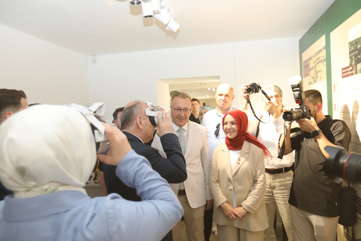 Sakarya'da Adapazarı Ticaret Müzesi törenle açıldı, Türkiye’nin ilk özel bankası olan Adapazarı İslam Ticaret Bankası binası, bugün gerçekleştirilen tören ile Adapazarı Ticaret Müzesi olarak kapılarını açtı. Aslına uygun res
