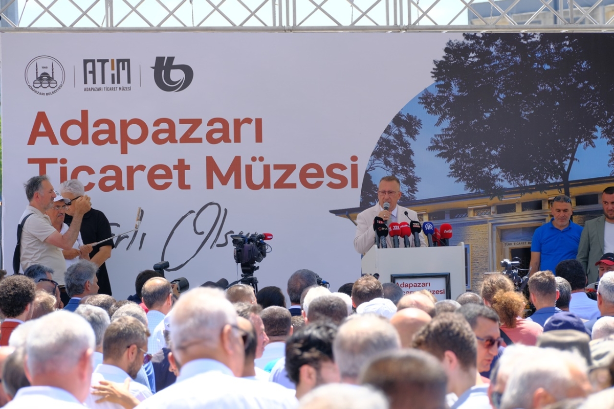 Sakarya'da Adapazarı Ticaret Müzesi törenle açıldı, Türkiye’nin ilk özel bankası olan Adapazarı İslam Ticaret Bankası binası, bugün gerçekleştirilen tören ile Adapazarı Ticaret Müzesi olarak kapılarını açtı. Aslına uygun res