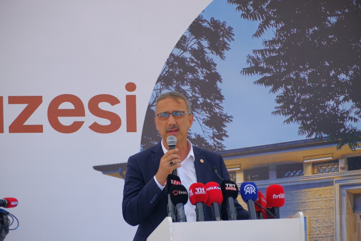 Sakarya'da Adapazarı Ticaret Müzesi törenle açıldı, Türkiye’nin ilk özel bankası olan Adapazarı İslam Ticaret Bankası binası, bugün gerçekleştirilen tören ile Adapazarı Ticaret Müzesi olarak kapılarını açtı. Aslına uygun res