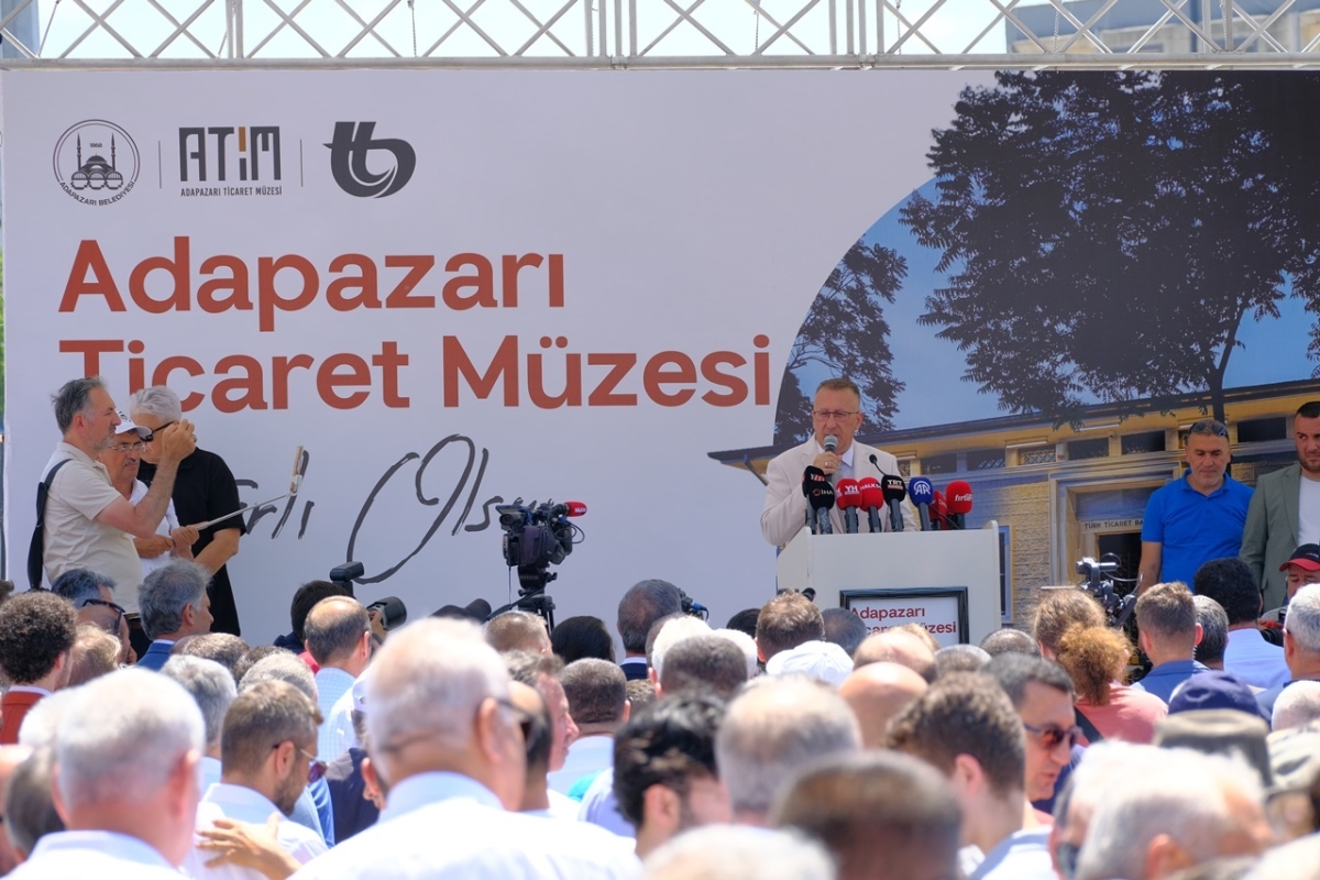 Sakarya'da Adapazarı Ticaret Müzesi törenle açıldı, Türkiye’nin ilk özel bankası olan Adapazarı İslam Ticaret Bankası binası, bugün gerçekleştirilen tören ile Adapazarı Ticaret Müzesi olarak kapılarını açtı. Aslına uygun res