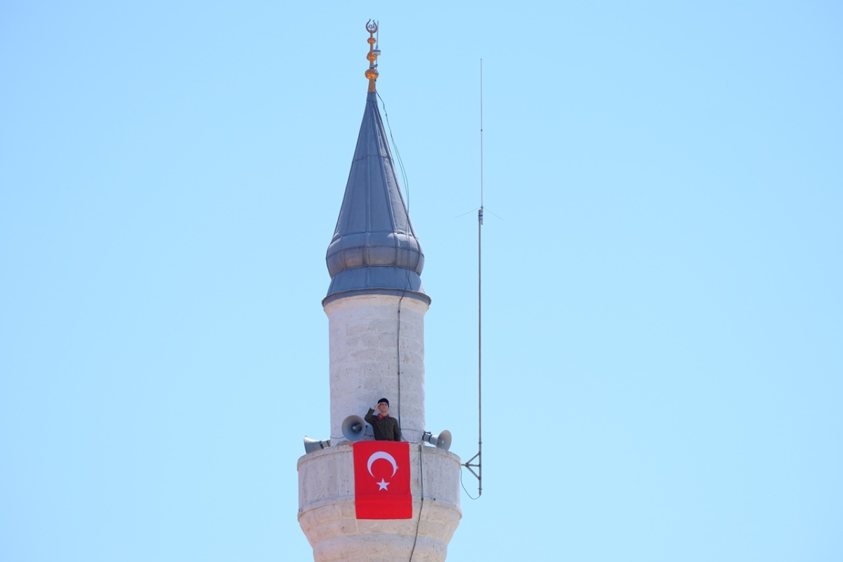 Sakarya'da Adapazarı Ticaret Müzesi törenle açıldı, Türkiye’nin ilk özel bankası olan Adapazarı İslam Ticaret Bankası binası, bugün gerçekleştirilen tören ile Adapazarı Ticaret Müzesi olarak kapılarını açtı. Aslına uygun res