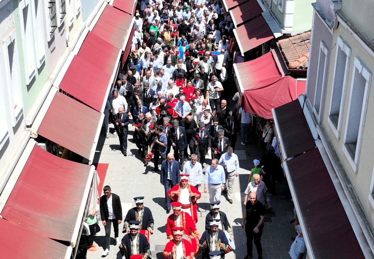 Sakarya'da Adapazarı Ticaret Müzesi törenle açıldı, Türkiye’nin ilk özel bankası olan Adapazarı İslam Ticaret Bankası binası, bugün gerçekleştirilen tören ile Adapazarı Ticaret Müzesi olarak kapılarını açtı. Aslına uygun res