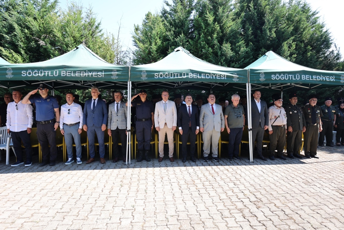 Sakarya'da Adapazarı Ticaret Müzesi törenle açıldı, Türkiye’nin ilk özel bankası olan Adapazarı İslam Ticaret Bankası binası, bugün gerçekleştirilen tören ile Adapazarı Ticaret Müzesi olarak kapılarını açtı. Aslına uygun res