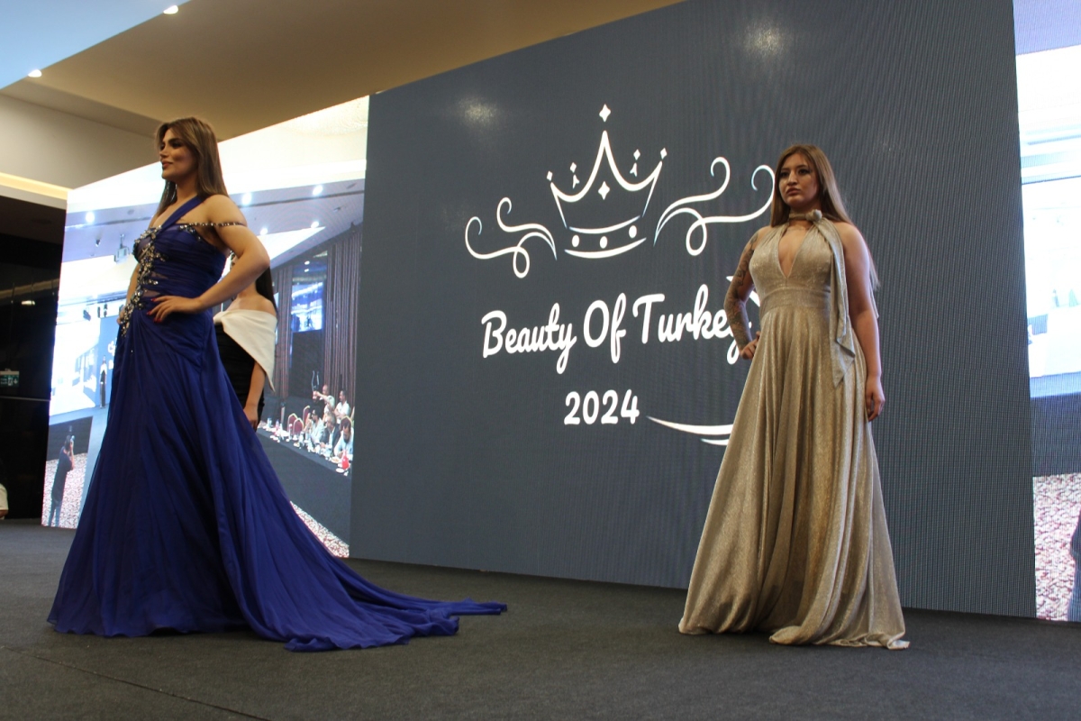 Beauty of Turkey Yarışması’nda final heyecanı Ankara Hilton İn Garden Hotel’de muhteşem bir gecede gerçekleşti… Beauty of Turkey Kraliçesi Yaren ( GÜNÜN ÖNE ÇIKAN FOTOĞRAFLARI )
