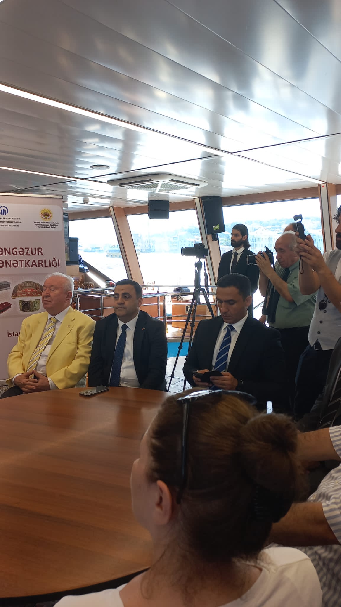 Harı Bülbül Azerbaycan Vizyon Tiyatro Derneği ve Tek Hedefim Eğitim Derneği'nin iş birliği ile gerçekleşen,