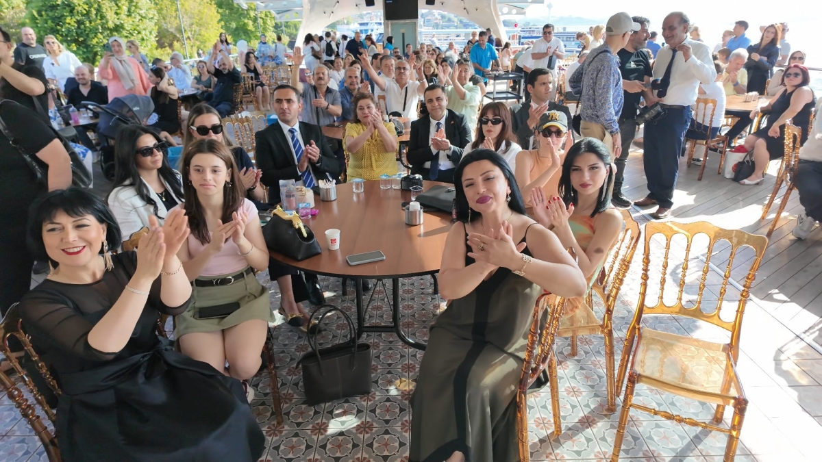 Harı Bülbül Azerbaycan Vizyon Tiyatro Derneği ve Tek Hedefim Eğitim Derneği'nin iş birliği ile gerçekleşen,