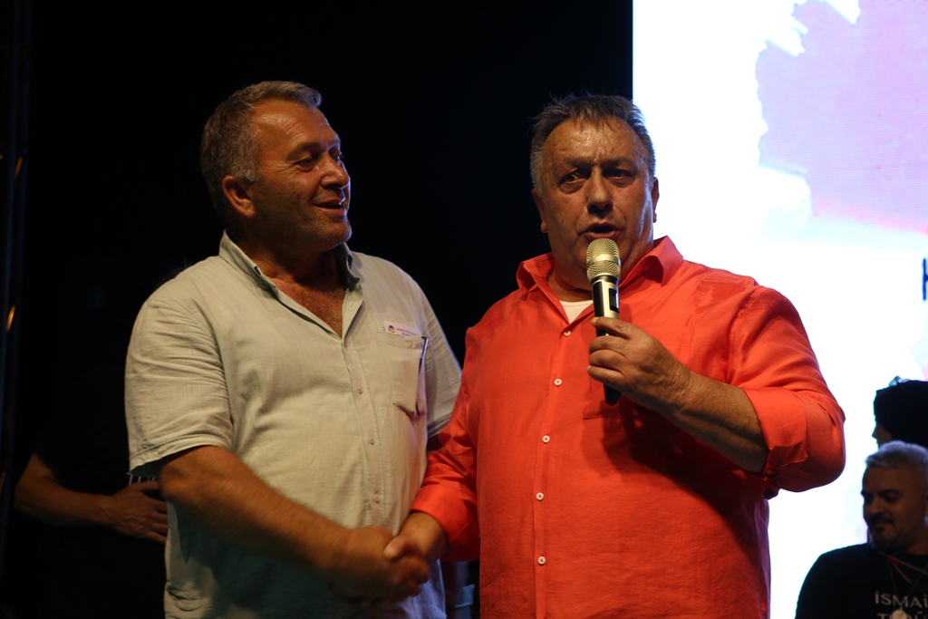 Değirmendere'de Karadeniz Fırtınası! Ünlü sanatçı İsmail Türüt'le coşkulu başladı. ( İŞTE GÜNÜN ÖNE ÇIKAN FOTOĞRAF KARELERİ )